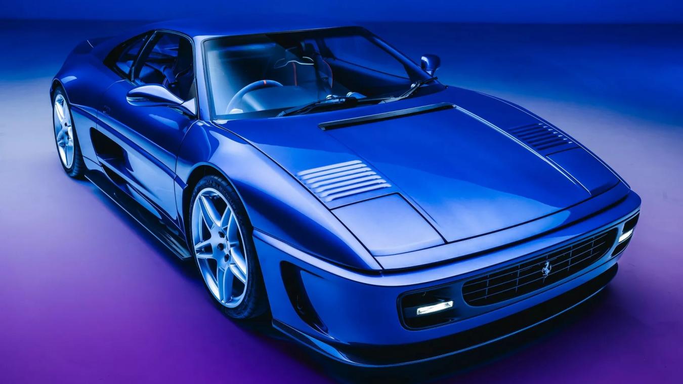 Magnifique voiture de sport sans moteur dans un garage